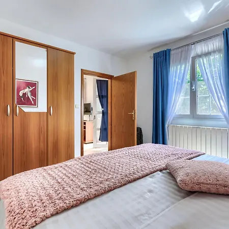 Nino-3 By Interhome * Porec