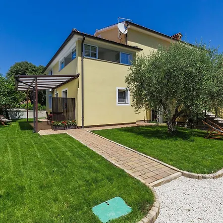 Nino-3 By Interhome Πόρετς