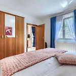 Nino-3 By Interhome * Poreč