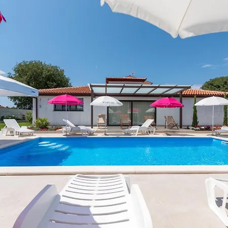 Nino-3 By Interhome Appartamento Porec