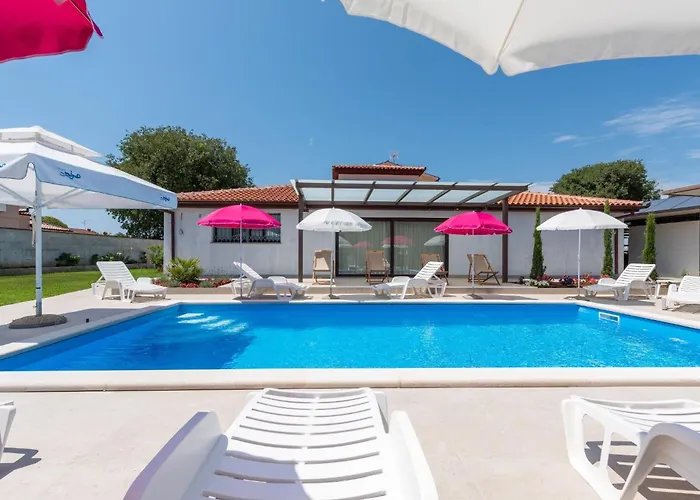 Nino-3 By Interhome Appartamento Porec