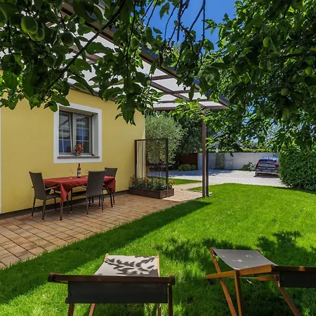 Nino-3 By Interhome Lejlighed