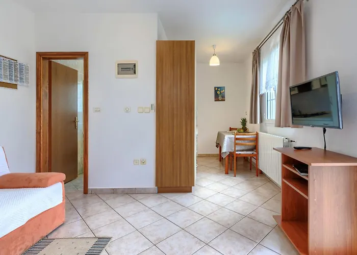 Nino-3 By Interhome Lejlighed Poreč